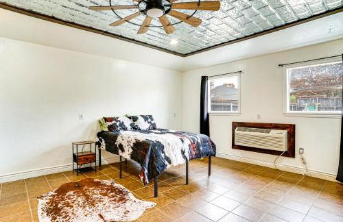 Group-Friendly Burleson Getaway with Outdoor Oasis - Foto 22