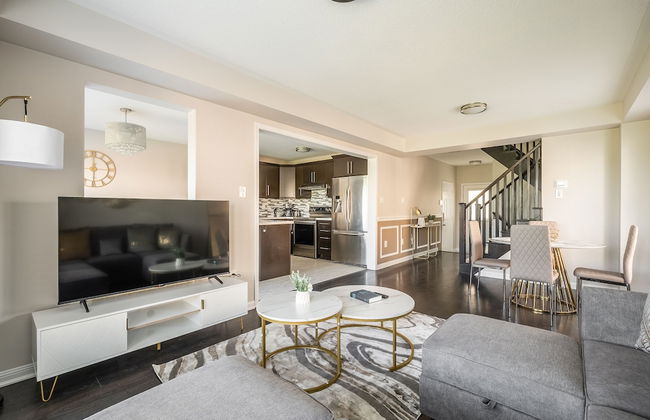 GLOBALSTAY Modern 3 BD House in Brampton - Photo 31