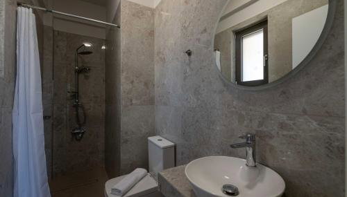 A V Luxury Apartments with Private Pools - Foto 5, Shower
