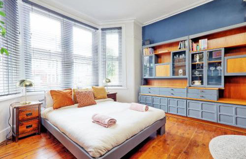 Spacious 4-Bedroom Home Near Station Seafront - Pass the Keys - Foto 6