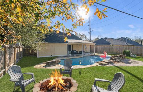 Pool Villa- Near Airport & Downtown, Fire Pit, Foosball - Foto 1