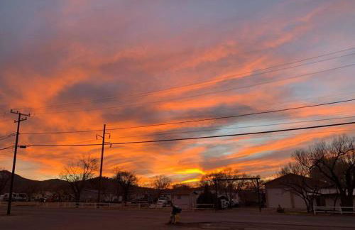 Grand Canyon Ranch Home - Western History - Big city lot - AC! - Photo 15