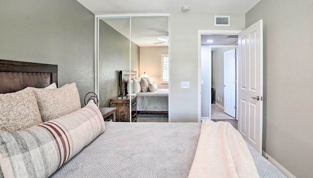 S Palm Desert Condo: Resort Pools & Mtn Views - Photo 5, Interior