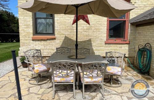 Historic 1868 Farmhouse Kettle Moraine Getaway - Foto 25