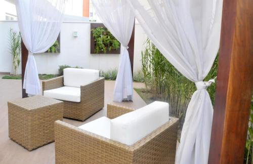 709- Apartamento Decorado Encantador, mobiliado, amplo, cozinha completa, Excelente localização no Rebouças - Foto 26