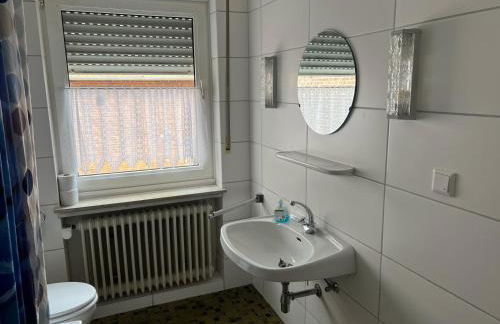 Ferienwohnung mit 4 Betten - Balkon - Küche - Foto 13