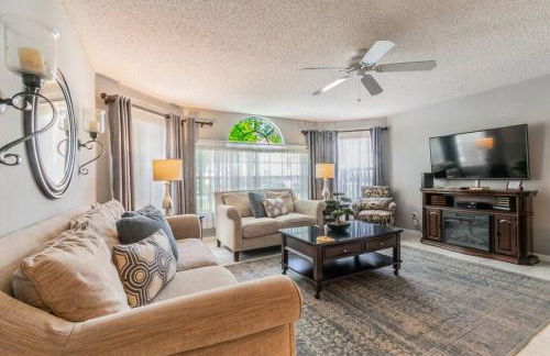 HARRY POTTER LIVES HERE! Unforgettable Home, Pool, Sleeps 8, Near Dis, LOW Rates! - Foto 85