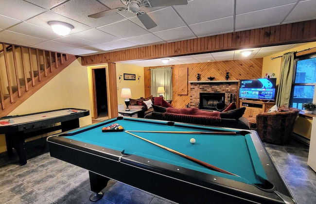 The Bear Foot Lodge by Avantstay Game Room, Deck, Beach/lake Access - Photo 13