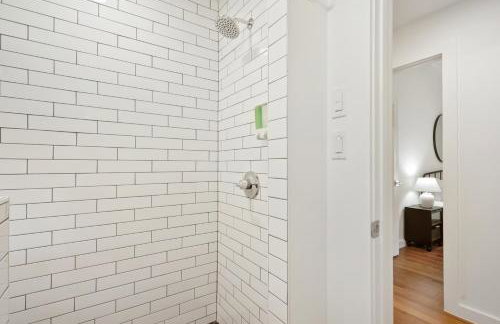 Trendy Remodeled Home by SoCo w Nice Outdoor Space - Foto 27