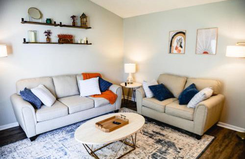 Urban Cottage: Homey & Convenient - Foto 1