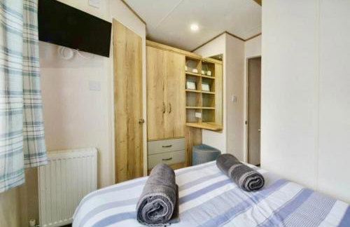 Exquisite Lake lodge in Hoburne Holiday Resort - Valentino Rose Lodge - Foto 18