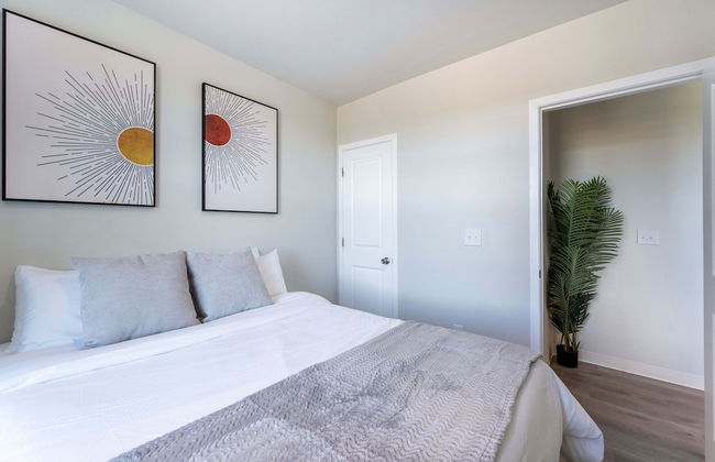 Modern Retreat Near Henry Ford - Photo 6