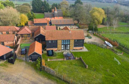 An elegant countryside hideaway with four indulgent ensuite bedrooms - Foto 2