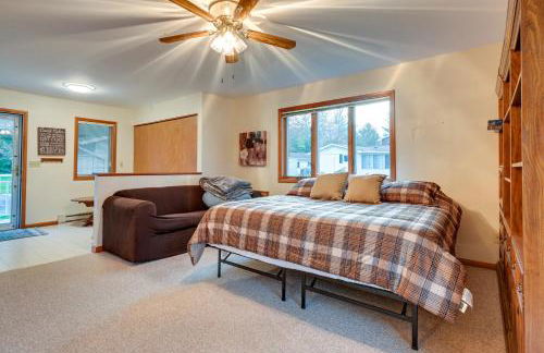 Waterfront Gladwin Vacation Rental with Lake View! - Foto 11