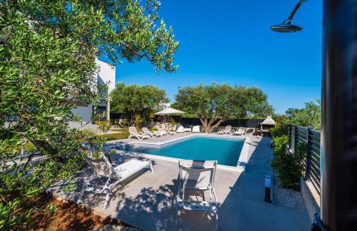 CROWONDER Sun Dance Apartments with Heated Swimming Pool Seaview and Garden - Foto 2