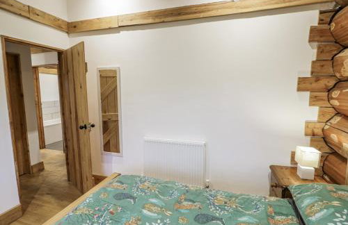 Douglas Cabin at Salford Court Farm Fishing Cabins - Foto 12