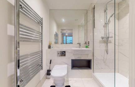 Stylish 2-bed flat,Secure Parking - Foto 12