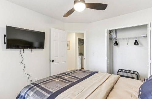 Sophisticated 3 Bedroom Retreat-Near Six Flags - Foto 21