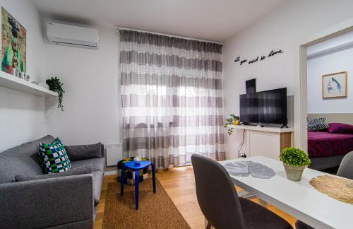 Flexible SelfCheckIns 110 - Zagreb - Private Parking - Loggia - Foto 2