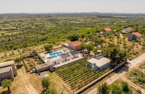 Unique Villa V with large pool - Photo 64