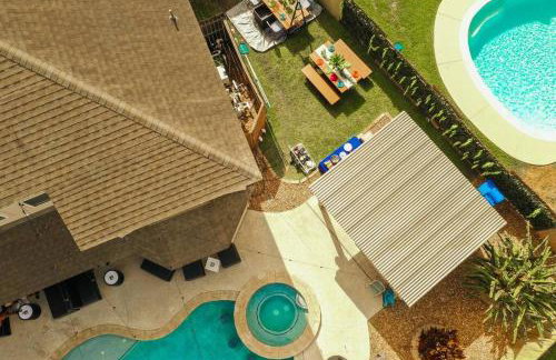 Serene 4BR Lux Home w Heated Spa Pool Massage Chair - Foto 43