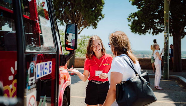 Verona Sightseeing Bus - Photo 3, Get a warm welcome from your hop-on hop-off bus guide