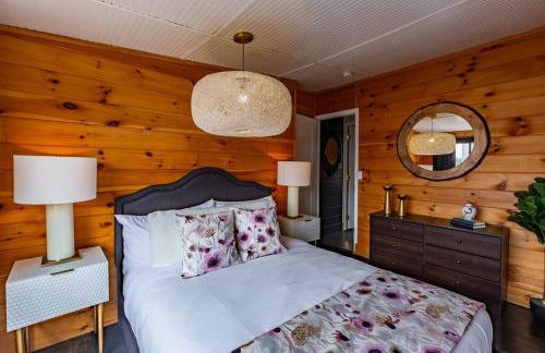 Chic Home with King Bed and Fire Pit - Foto 12