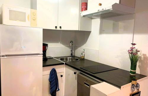 T3 de 35m2 - Bord de mer - plage de la Nartelle- Sainte maxime - piscine partagée -Parking - BBQ - 2 Chambres 2 Salle de bains - Foto 12