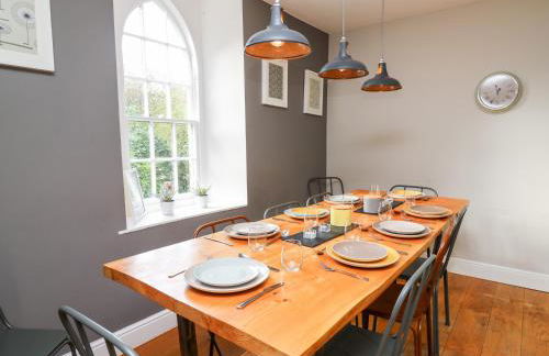 Upper Vestry - Photo 8