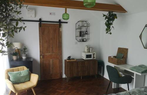 Stylish apartment in Horsham with parking and own entrance - Foto 9