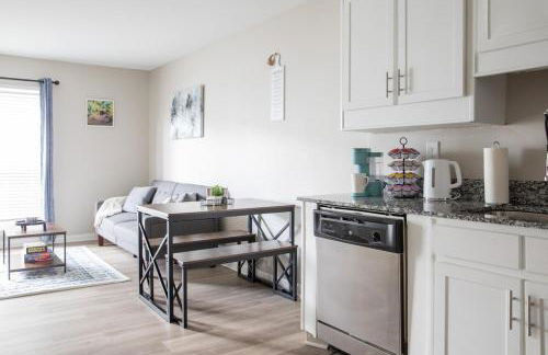 1BR Near UAB with Free Parking, Fast Wi-Fi, Workspace - Foto 38