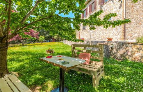 Cozy Apartment In Loc Fontanelle - Foto 13