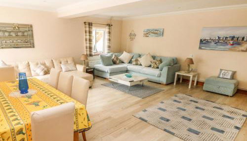 Charlecote House - Photo 4