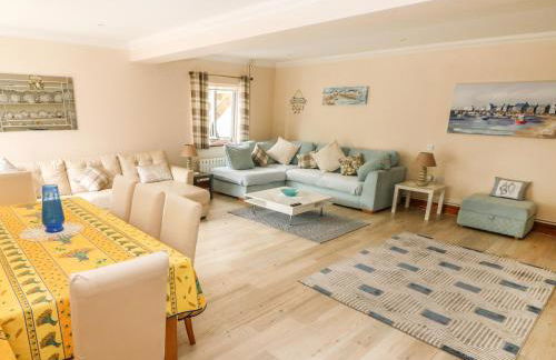 Charlecote House - Photo 4