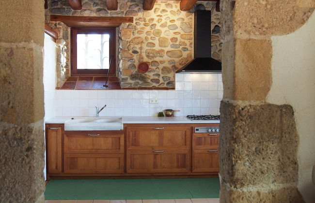 Traditional Estate From the XIV Century, With Swimming Pool - Photo 4