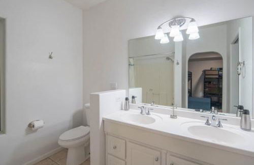 Cave Creek- Basketball Putt Putt Pool & Games - Foto 31