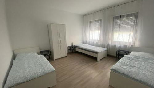 Inviting Apartment in Leverkusen - Foto 2, wardrobe