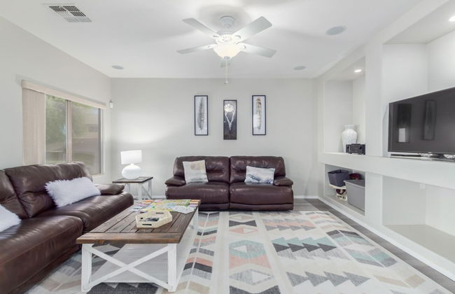 Spacious Oasis Spring Training Pool Tennis - Photo 5