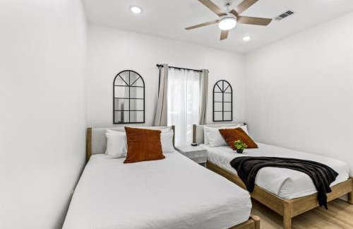4BR Sleeps 12 Walk to Beach Pool Yard Dogs New 2023 Build - Foto 38
