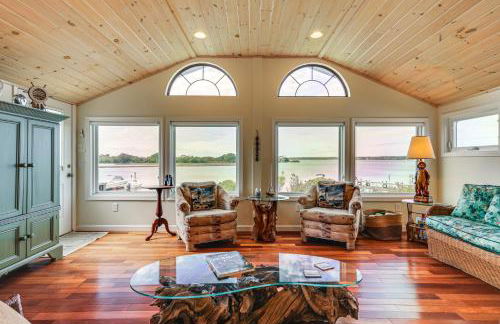 Dock and Water Access Charlestown Beach Escape! - Foto 1