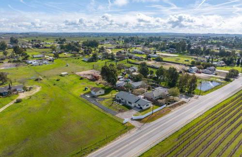 Rancho Vino- two master bedrooms - Photo 31