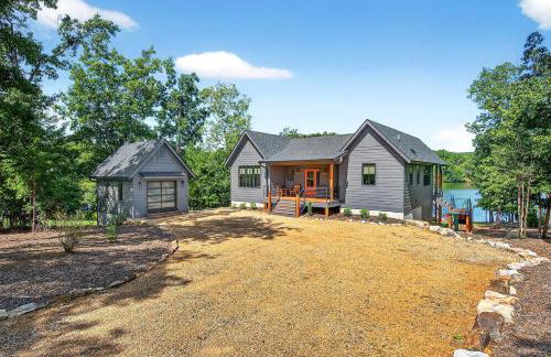 Dockside of the Moon - Photo 53