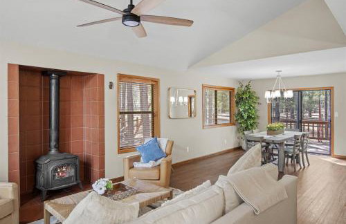 2 Living Rooms Fires Quick Drive Downtown - Foto 3