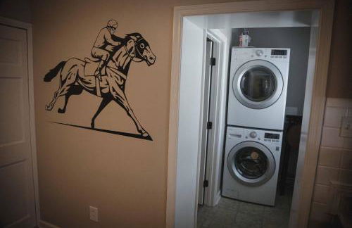 1939 Four Bed Rustic Escape by Casino - Foto 64