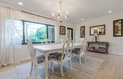 The Garden House Hot Tub Pool and Lush Garden Oasis - Foto 10