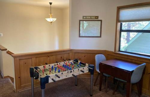 Cozy 3BR Dog-Friendly Cabin- Level 2 EV Chgr - Photo 14