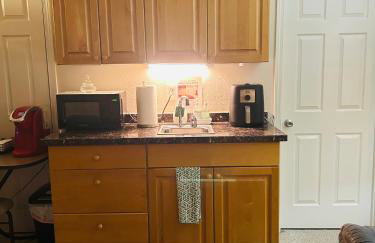 Emerald City Studio Suite - Photo 9