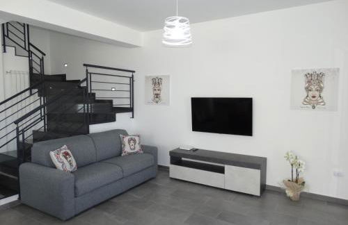 Villa Milicia - New Private Villa near Palermo and Cefalù with Pool, Sea View Terrace, Playground and Large Parking - Foto 7