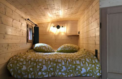 Évasion romantique en roulotte autonome avec confort moderne en pleine nature - FR-1-591-552 - Foto 4