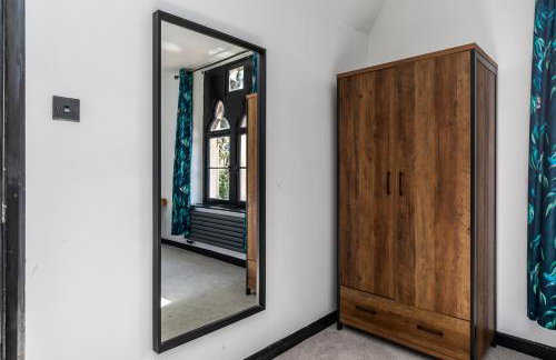 Locksbrook Lodge - Hot Tub - Spacious Outdoor Space - Photo 23